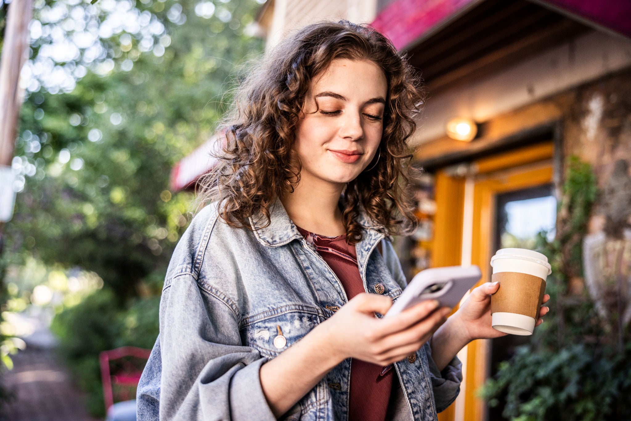 girl-phone-smile